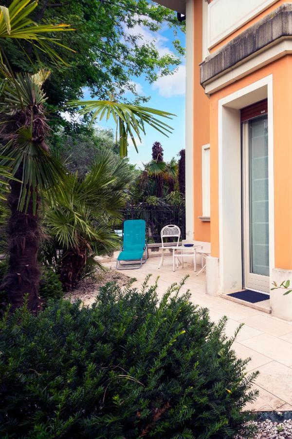 La Desenzano Bed & Breakfast *
